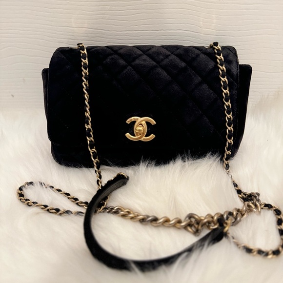 CHANEL Velvet Quilted Small Camellia Flap Black - Picture 1 of 11